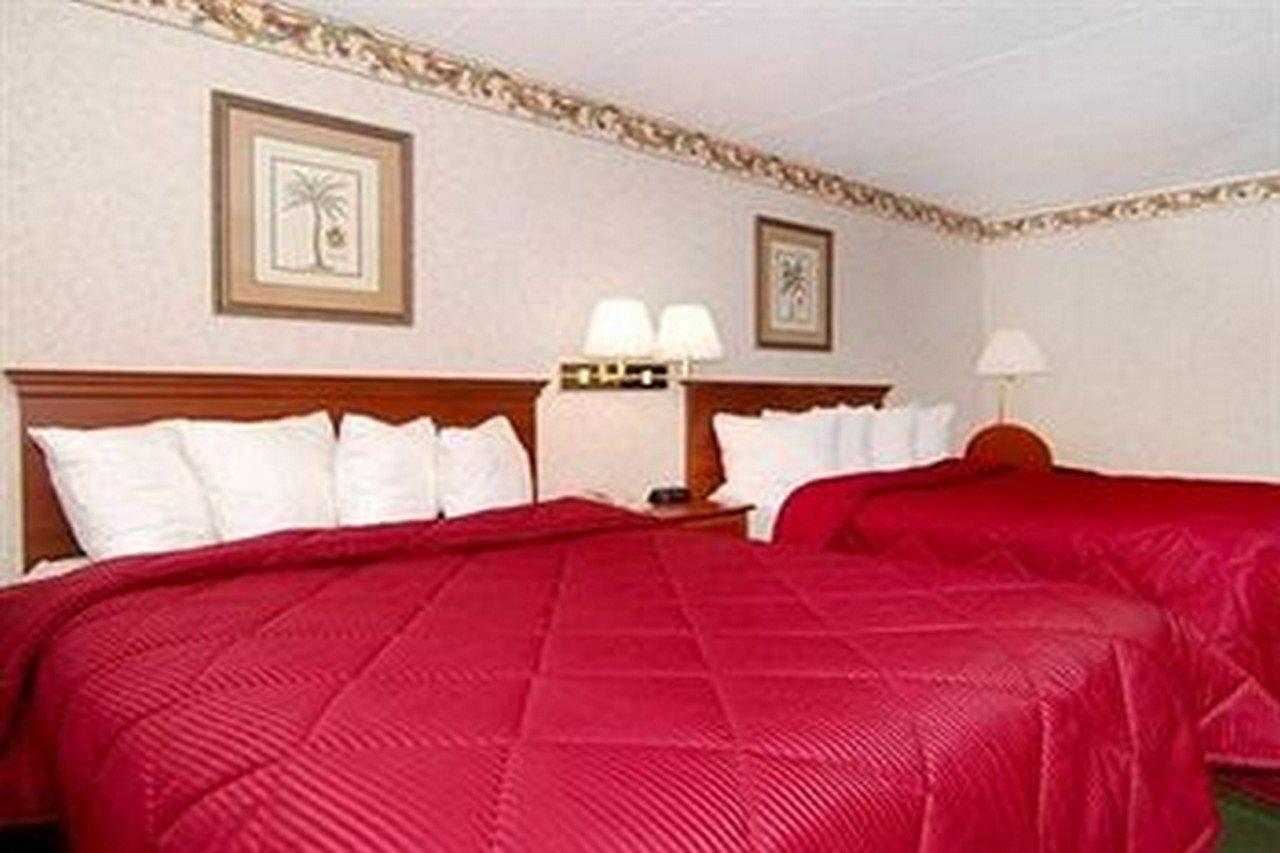 Baymont By Wyndham Bartonsville Poconos Экстерьер фото