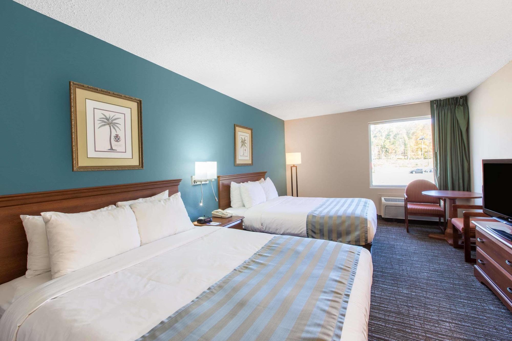 Baymont By Wyndham Bartonsville Poconos Экстерьер фото