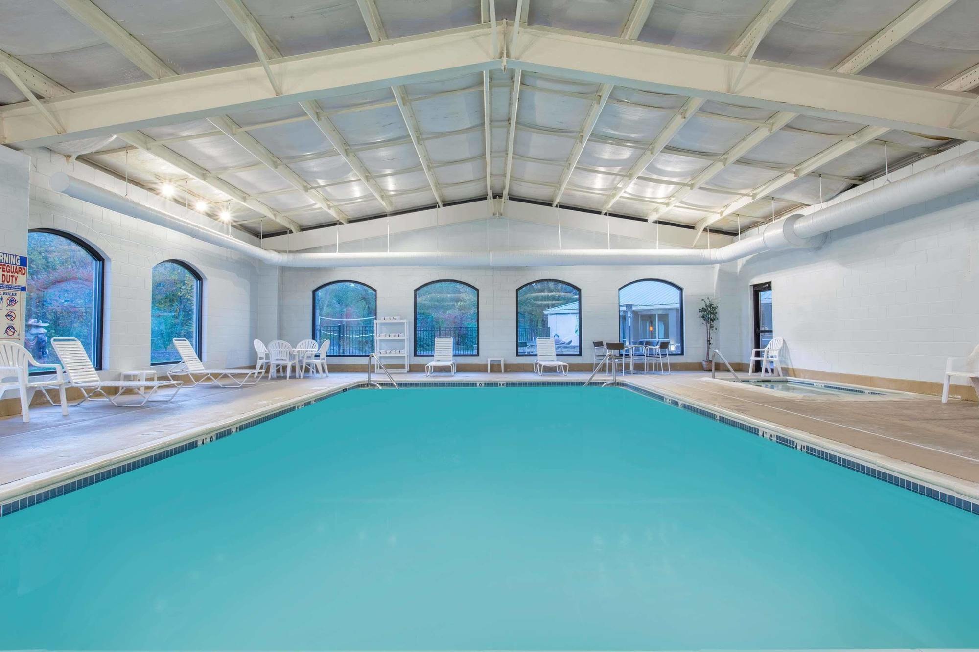 Baymont By Wyndham Bartonsville Poconos Экстерьер фото